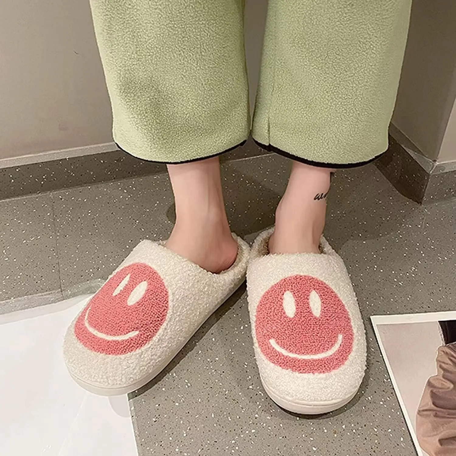 Cute House Slippers for Women Men with Memory Foam Retro Happy Face Cozy Indoor Outdoor Fuzzy Plush Shoes