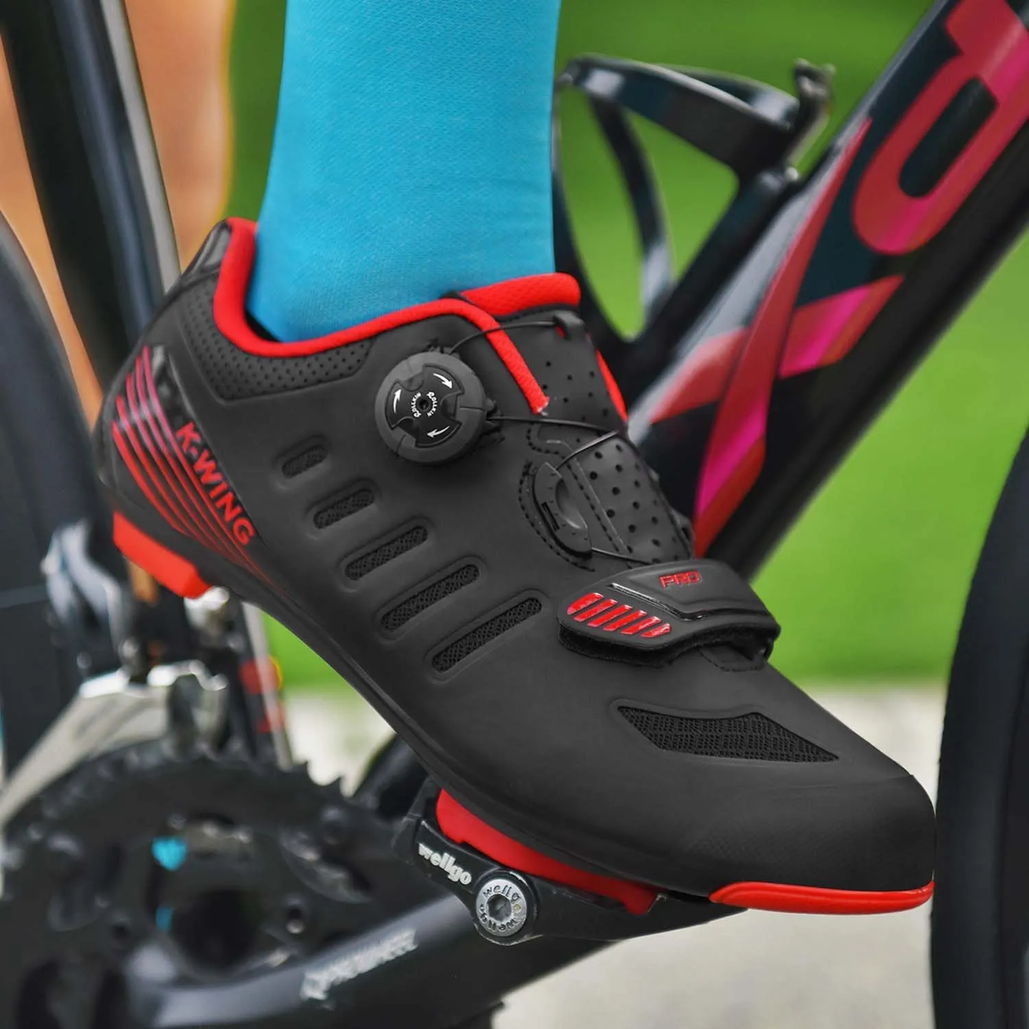 Unisex Cycling Shoes Compatible with pelaton Indoor Road Bike Shoes Mountain Bike Shoes for Men and Women Delta Cleats Clip Outdoor Pedal Bicycle Shoes MTB Shoes for Men